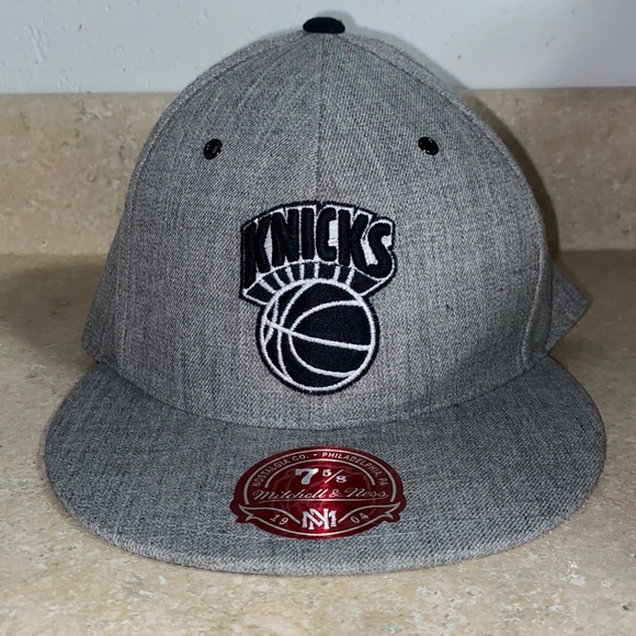 Brad New NBA Knicks Fitted hat 7 5/8 Mitchell & Ness - Picture 1 of 6